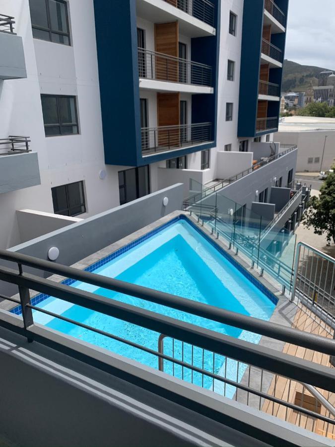Modern Retreat In District Six Appartement Kaapstad Buitenkant foto